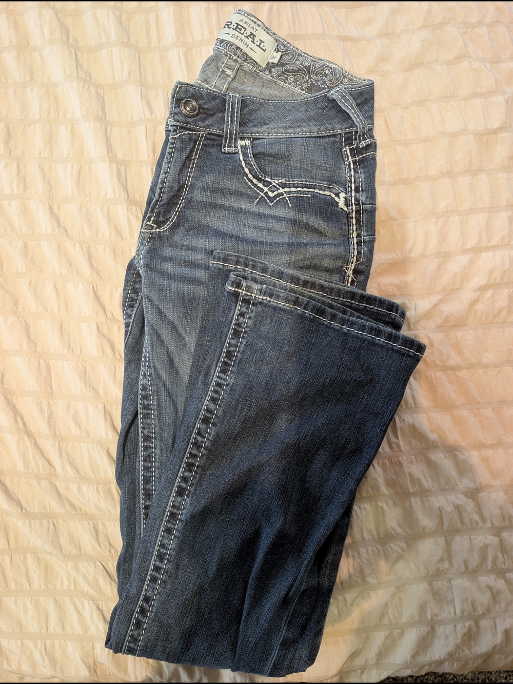 ARIAT JEANS SIZE 28R